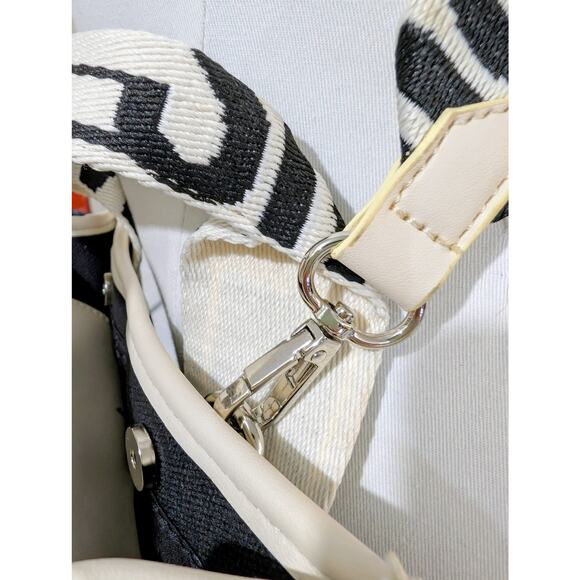 Steve Madden Bwebber Black Cream Canvas Logo Crossbody Tote - Picture 4 of 8